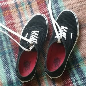 VANS Clean Black like new 9 Van shoes.